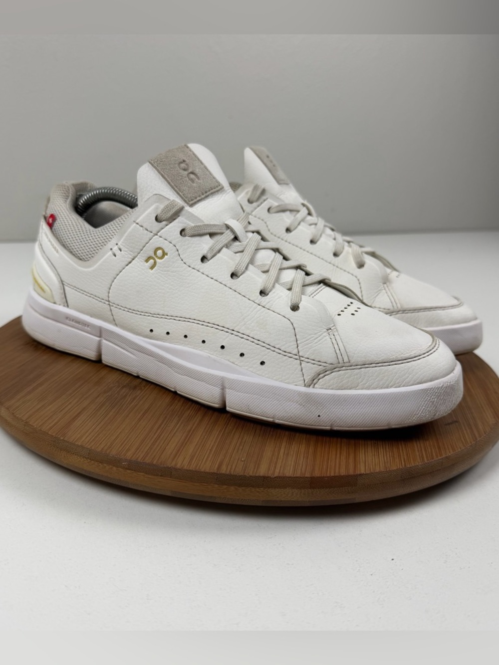 On Running The Roger Men's Low-Top Sneakers in White